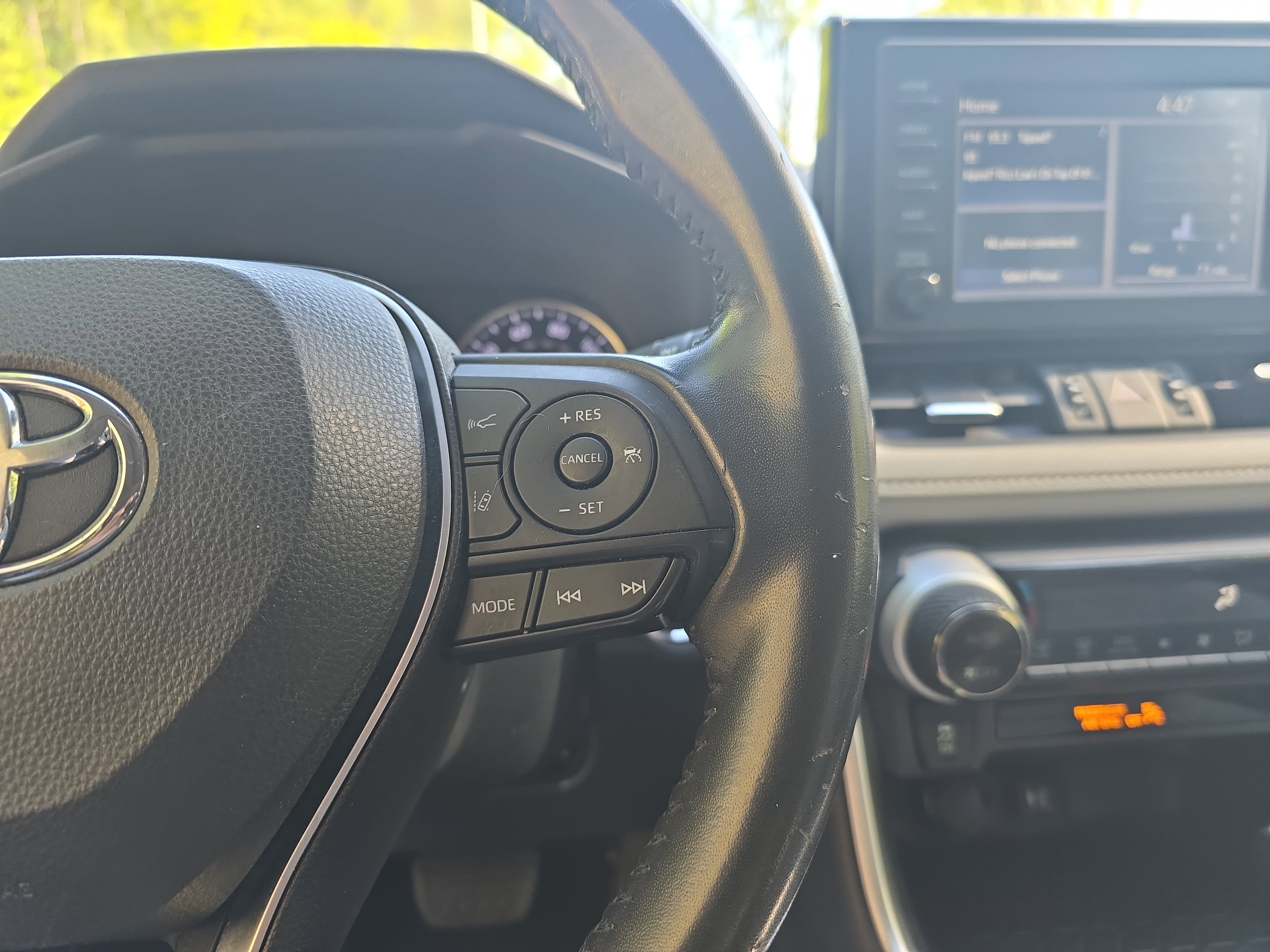 Used 2019 Toyota RAV4 XLE Premium image 17