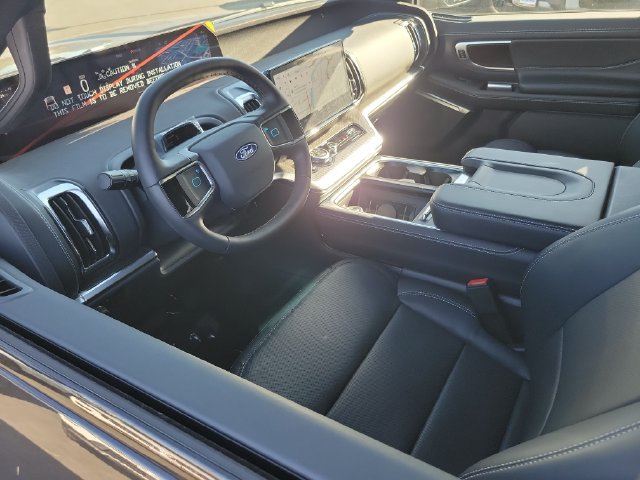 New 2027 Ford Expedition Platinum w/ Stealth Performance Package AWD/4WD image 3