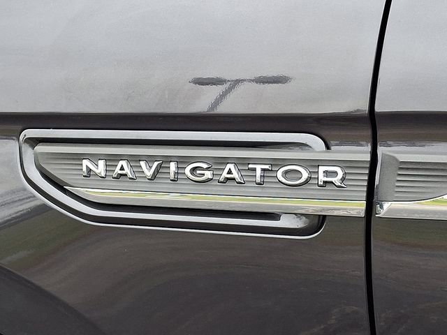 Used 2024 Lincoln Navigator Reserve image 32