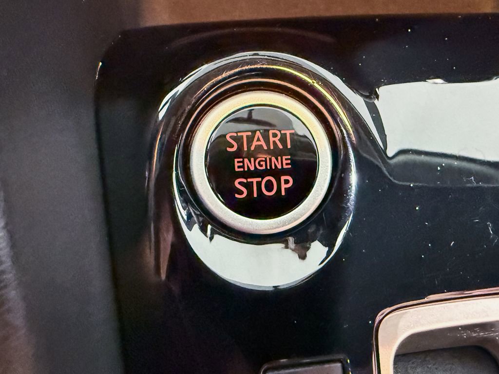 Used 2018 Nissan Kicks SR image 19