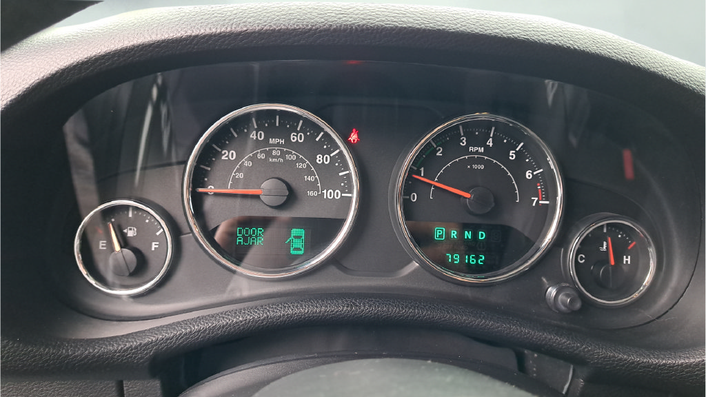 Used 2013 Jeep Wrangler Unlimited Sport AWD/4WD image 31