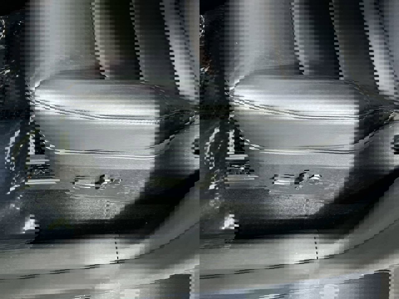 Used 2025 Tesla Model Y Long Range image 13