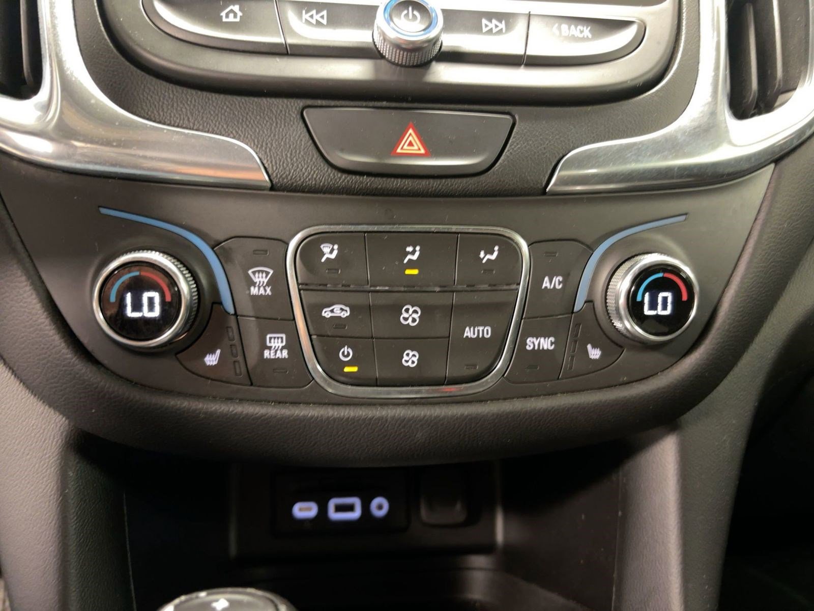 Used 2021 Chevrolet Equinox LT image 17