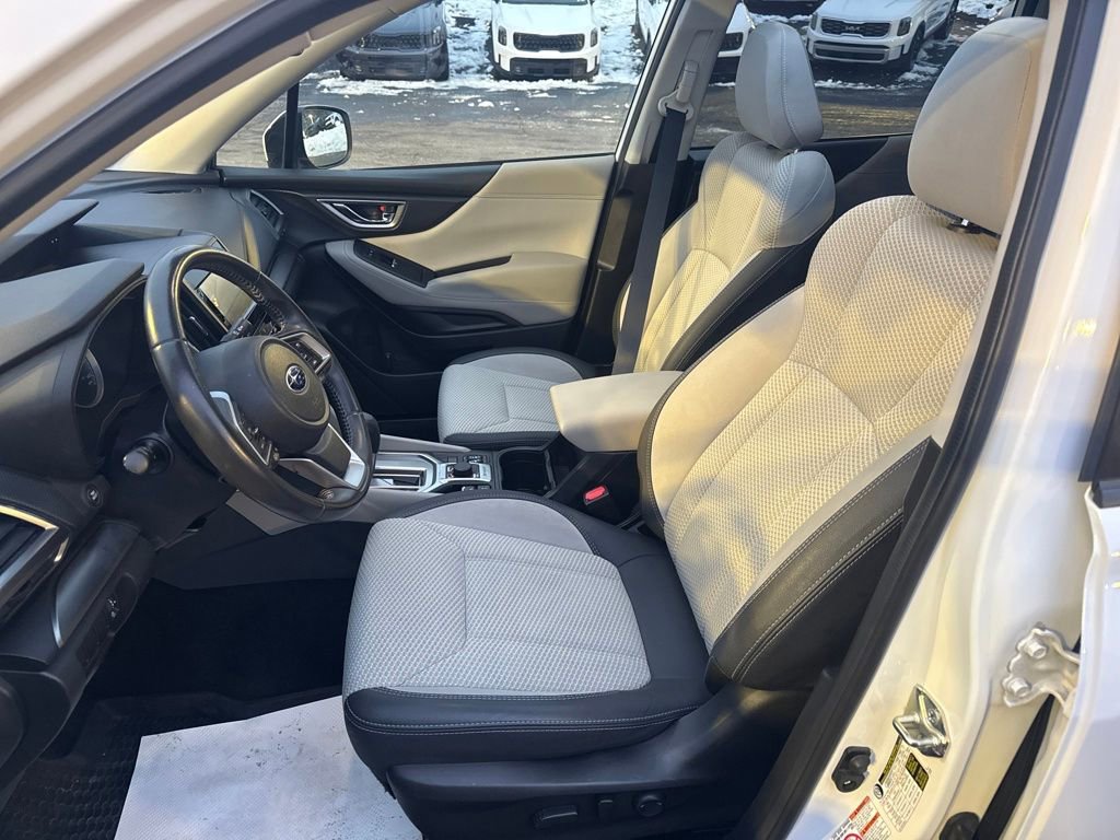 Used 2019 Subaru Forester Premium w/ All-Weather Package image 12