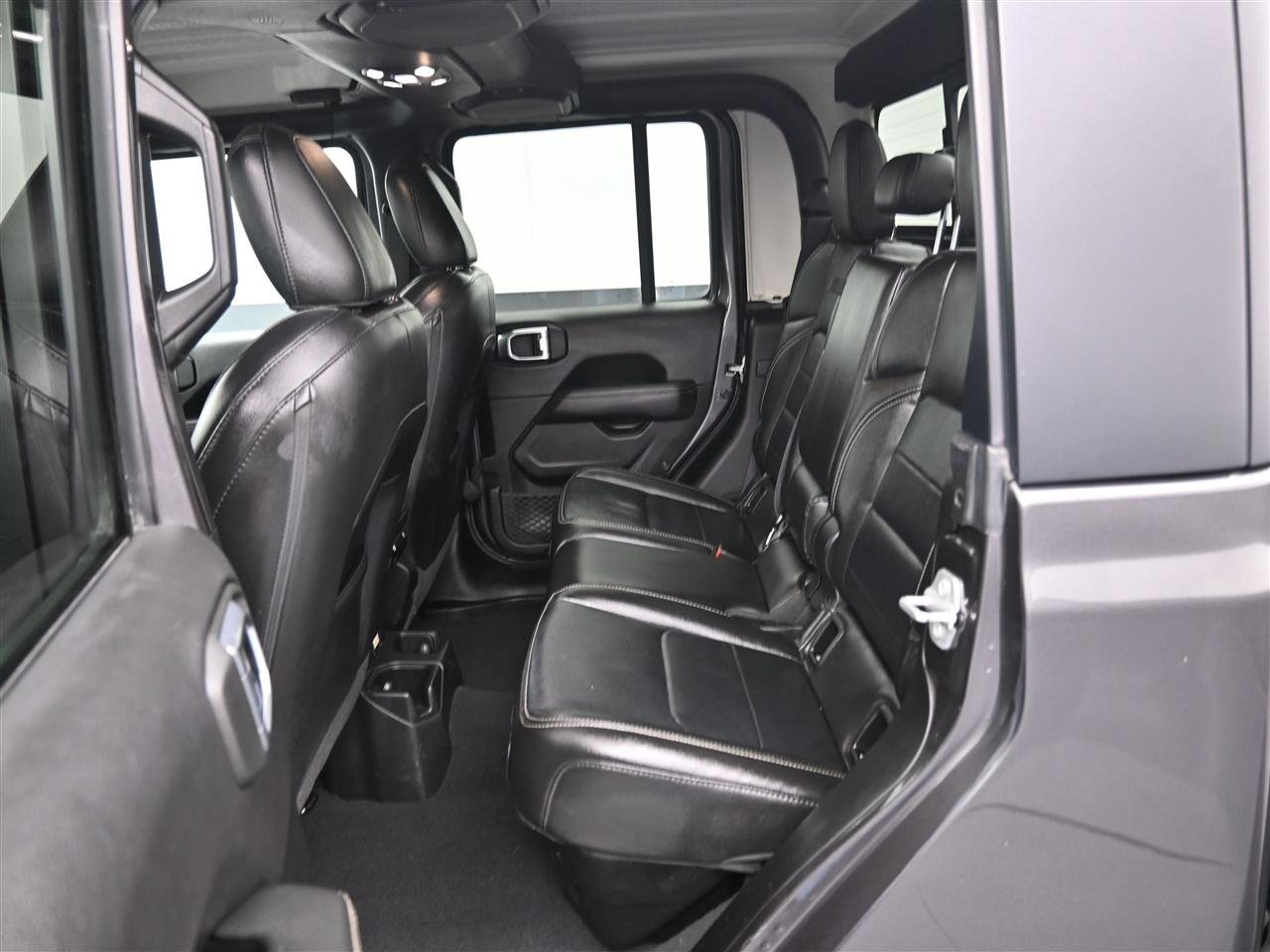 Used 2023 Jeep Gladiator Overland w/ Popular Equipment Package image 11