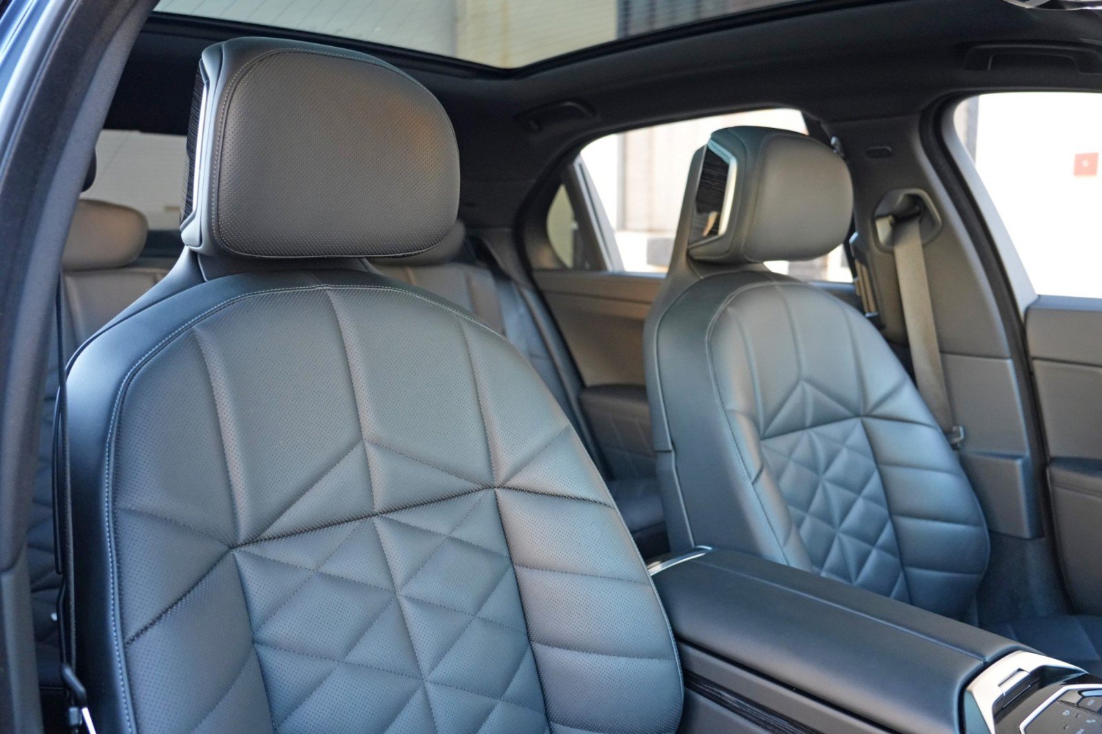 Used 2023 BMW 740i RWD image 48