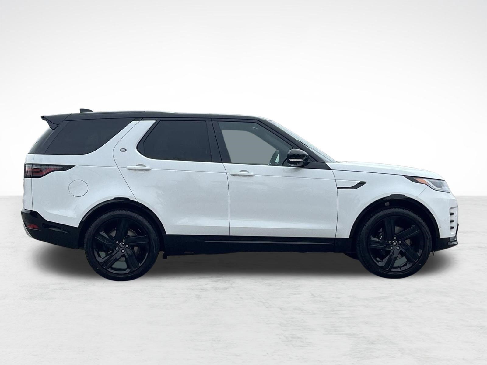 Used 2025 Land Rover Discovery Metropolitan Edition AWD/4WD image 7