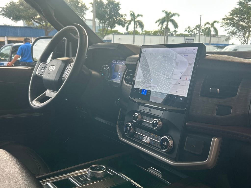 Used 2024 Ford Expedition Limited image 24