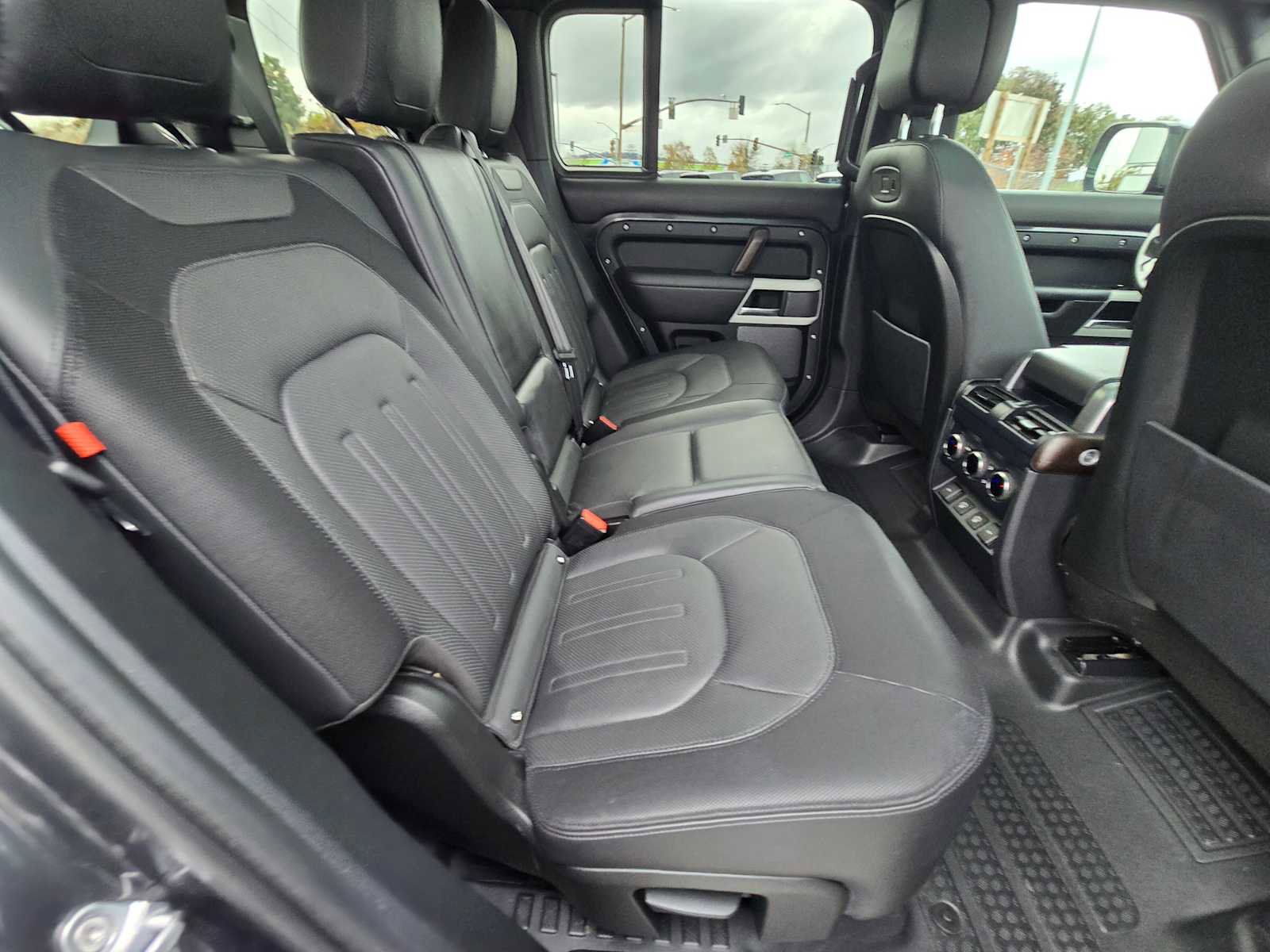 Used 2022 Land Rover Defender 110 X-Dynamic HSE image 14