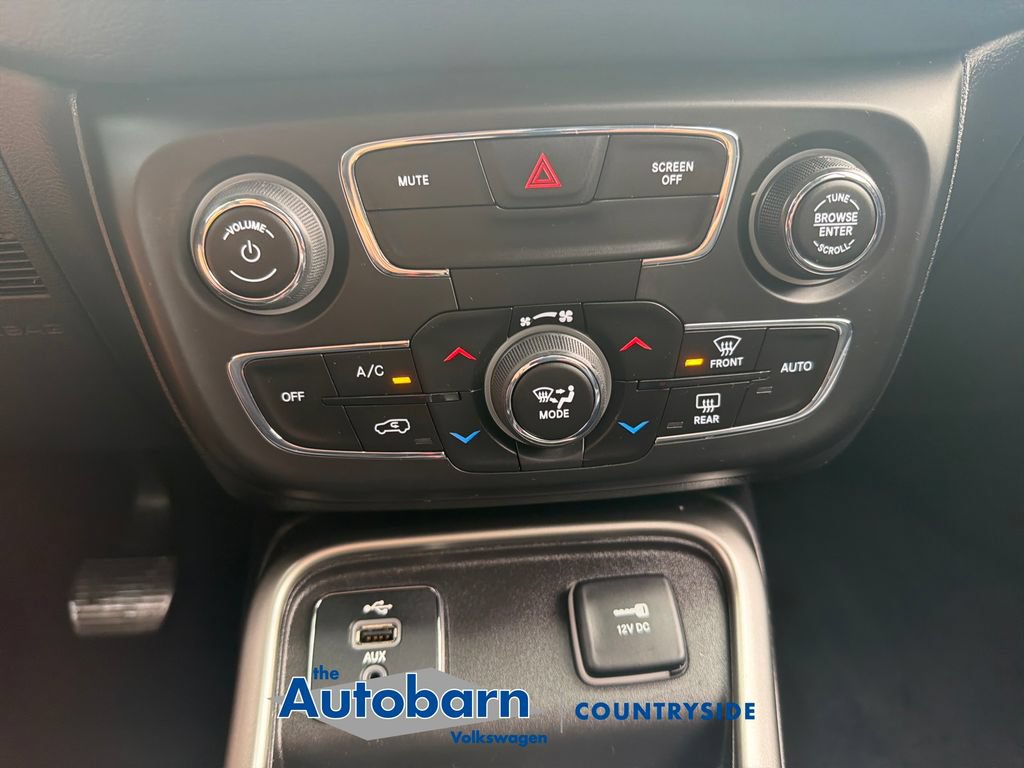 Used 2018 Jeep Compass Latitude w/ Popular Equipment Group FWD image 17