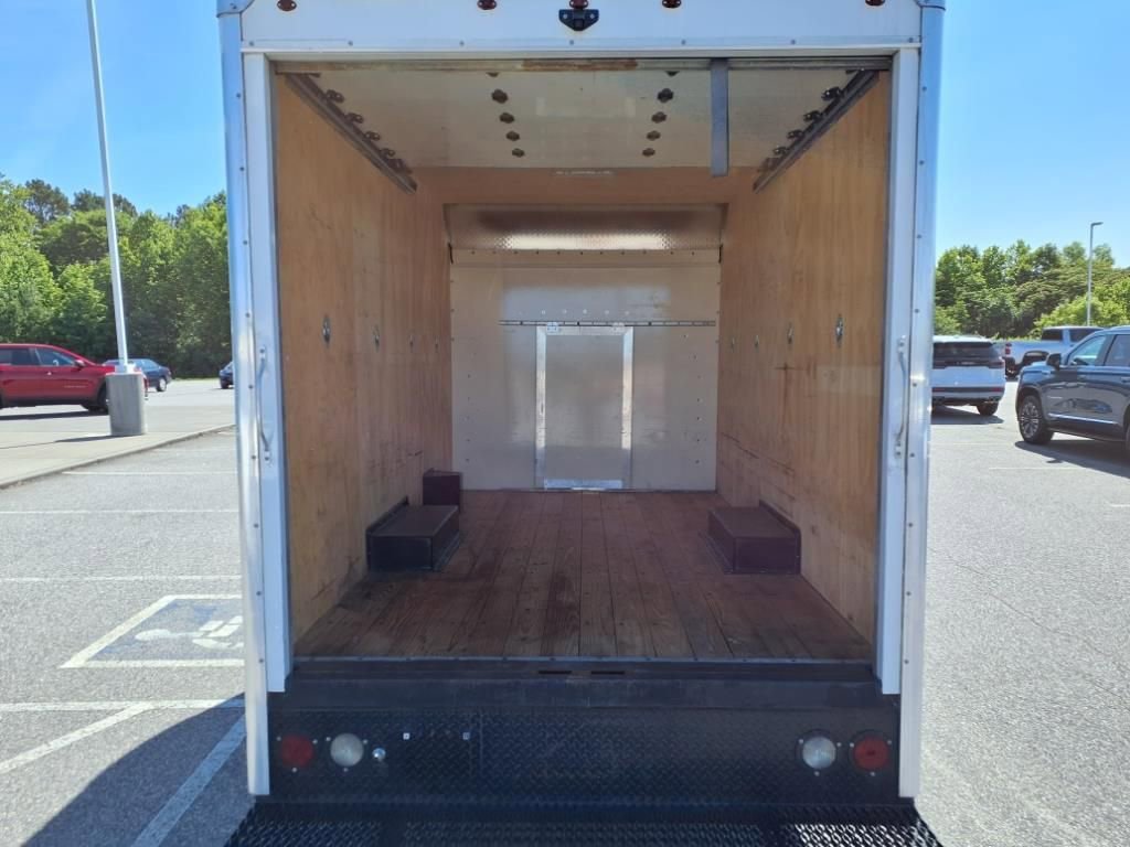 Used 2020 Chevrolet Express 3500 Work Van w/ Driver Convenience Package image 5