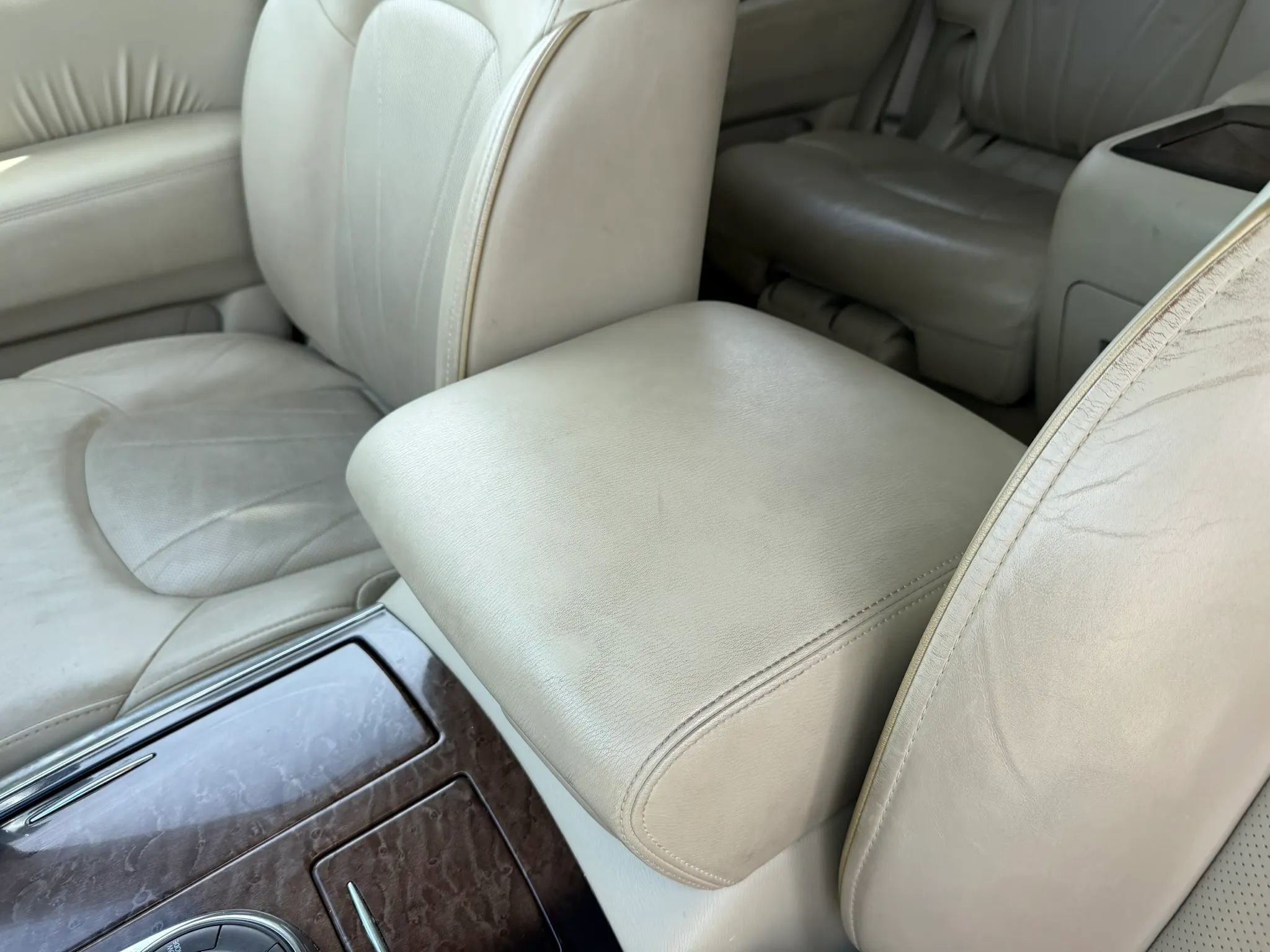 Used 2014 INFINITI QX80 2WD w/ Deluxe Touring Package image 17