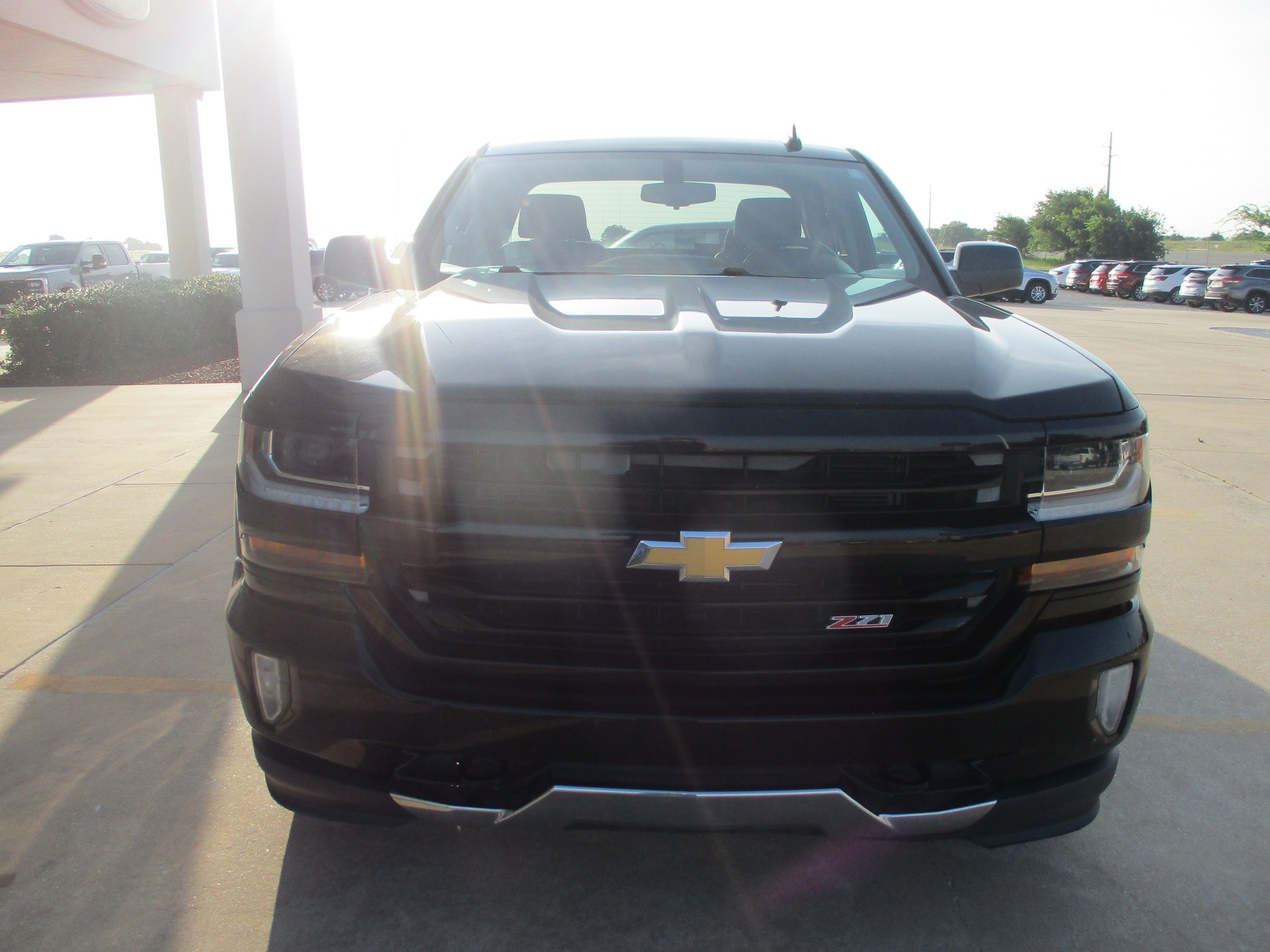 Used 2017 Chevrolet Silverado 1500 LT w/ All Star Edition AWD/4WD image 13