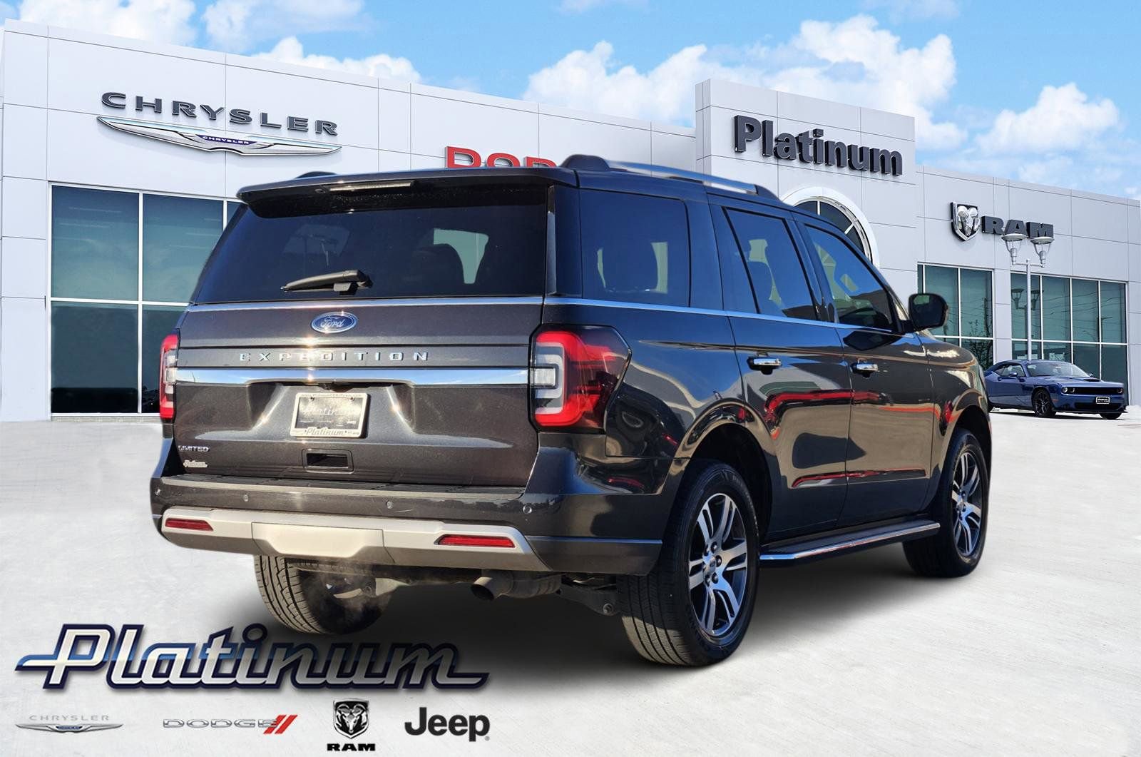 Used 2023 Ford Expedition Limited image 5