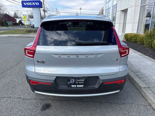 Used 2025 Volvo XC40 B5 Core image 4