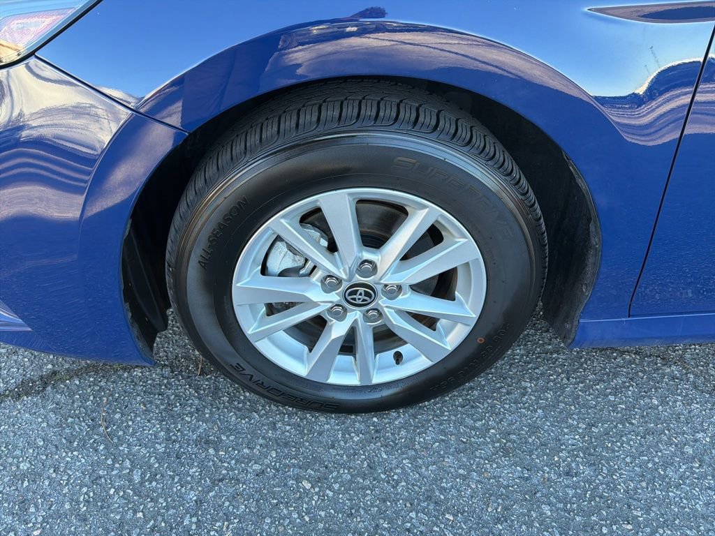 Used 2025 Toyota Camry LE image 9