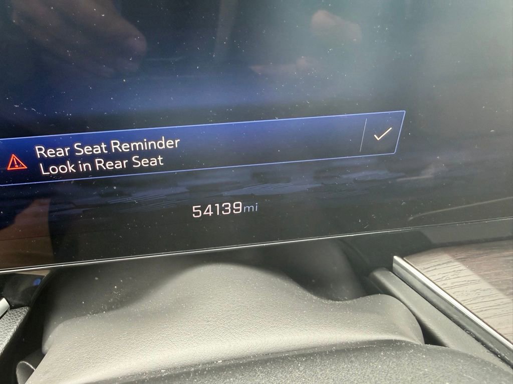 Used 2025 Chevrolet Suburban LT AWD/4WD image 12
