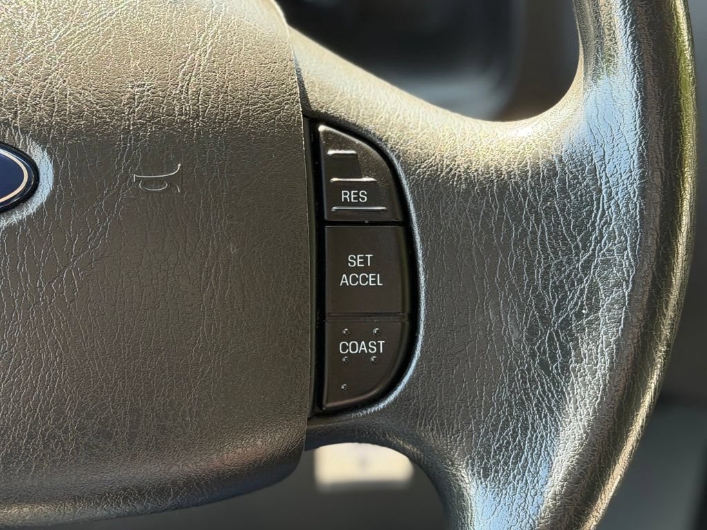 Used 2014 Ford E-350 and Econoline 350 XLT RWD image 12