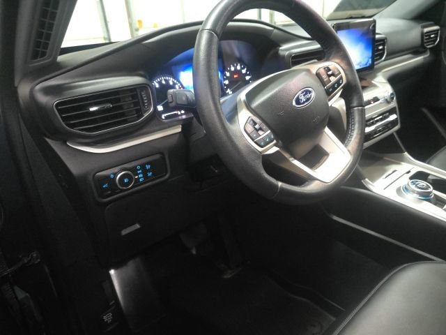 Used 2023 Ford Explorer XLT w/ Equipment Group 202A image 18