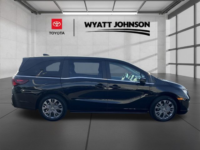Used 2025 Honda Odyssey Touring image 9