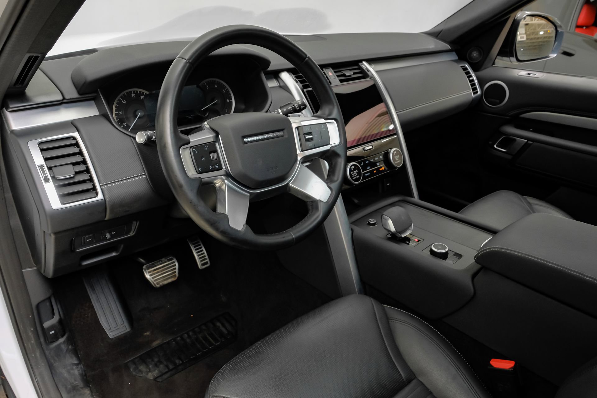 Used 2023 Land Rover Discovery S R-Dynamic image 3