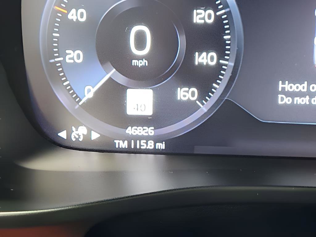 Used 2019 Volvo XC40 T5 R-Design AWD/4WD image 8