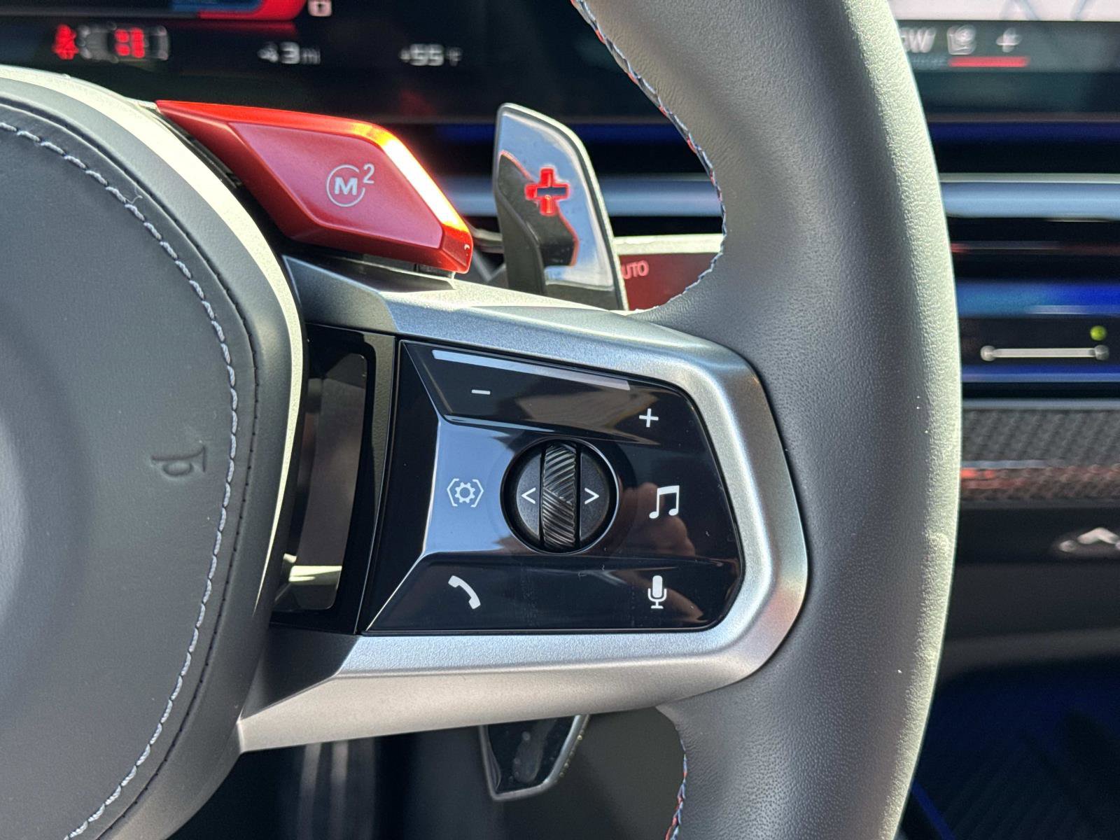 Used 2025 BMW M5 w/ Carbon Package image 19