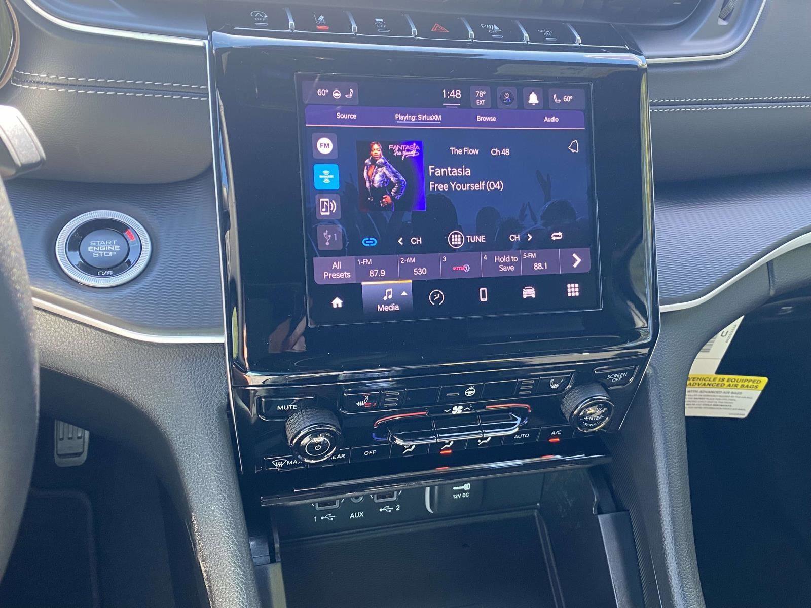 New 2025 Jeep Grand Cherokee Altitude image 7