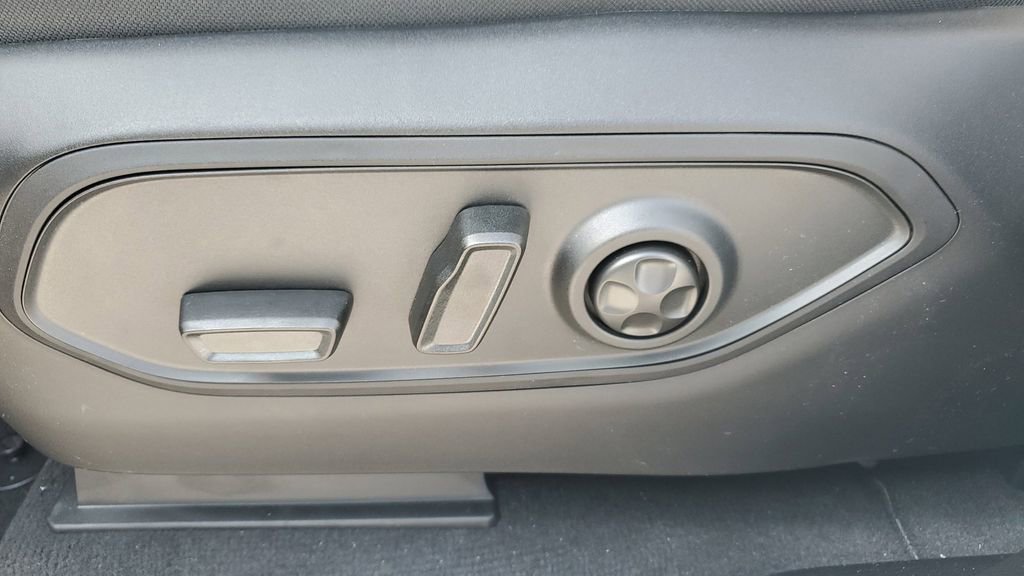 New 2025 Jeep Grand Cherokee Limited image 23