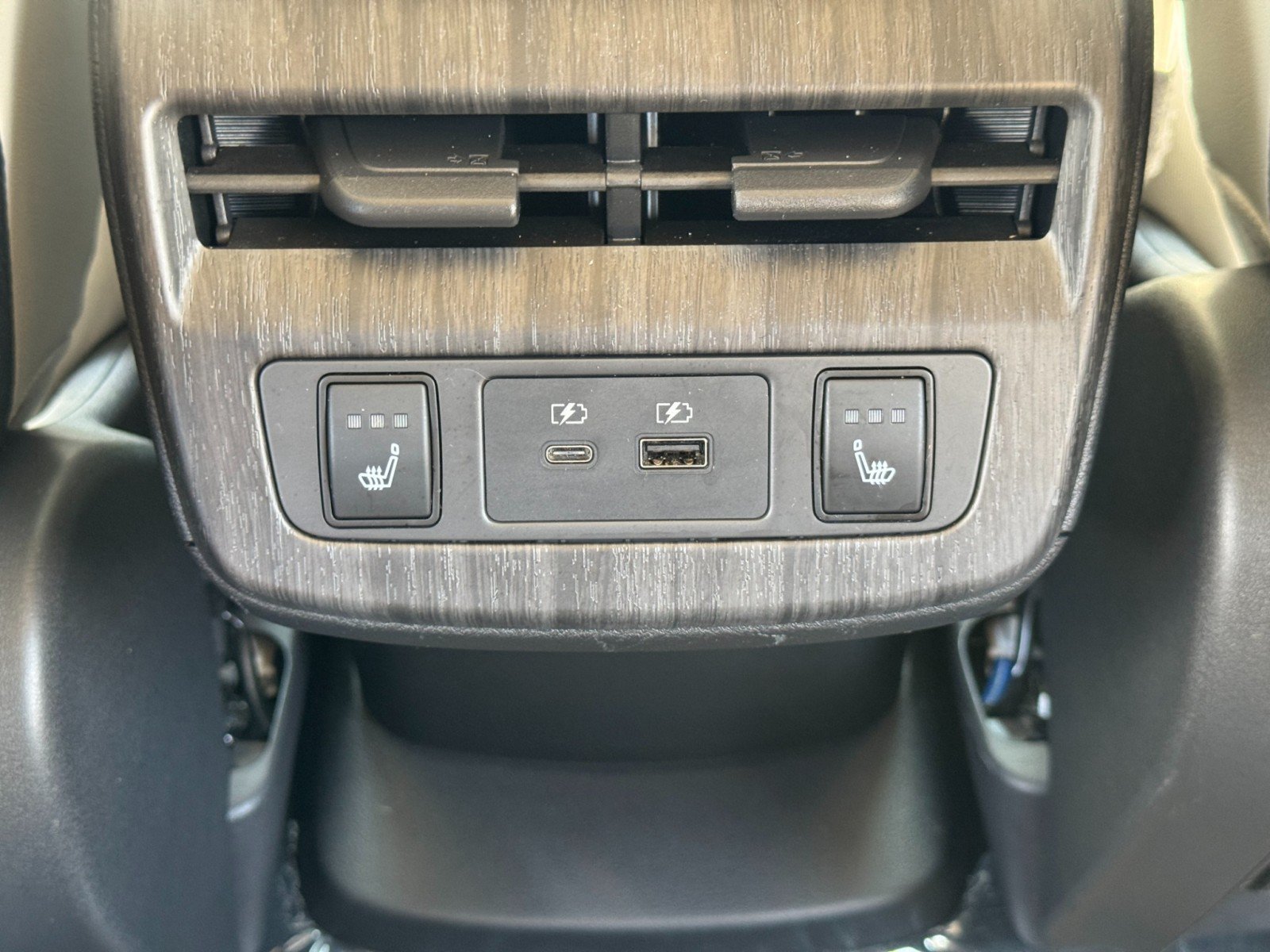 Used 2023 Nissan Ariya FWD image 29