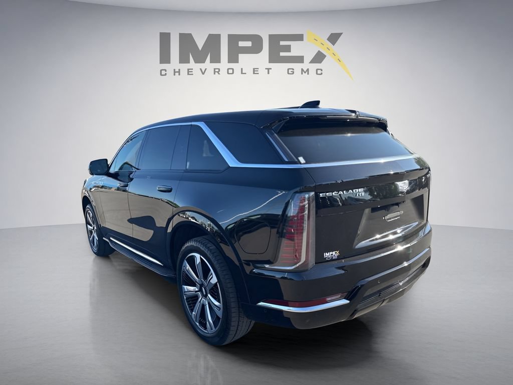 Used 2025 Cadillac Escalade IQ Luxury 2 w/ LPO, Premium Carpet Package AWD/4WD image 3
