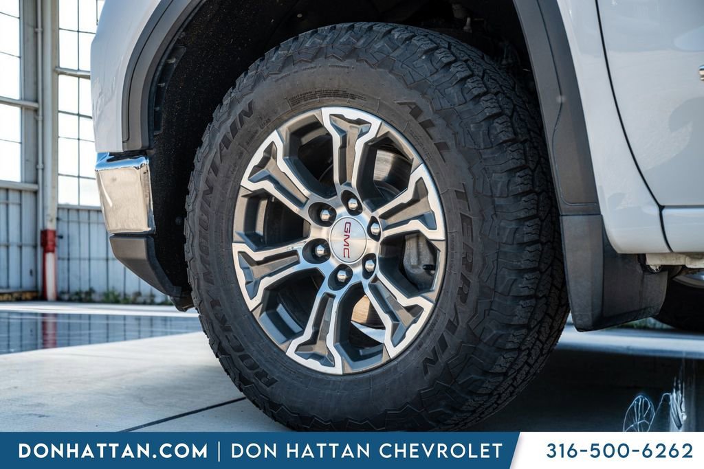 Used 2025 GMC Sierra 1500 SLT AWD/4WD image 39