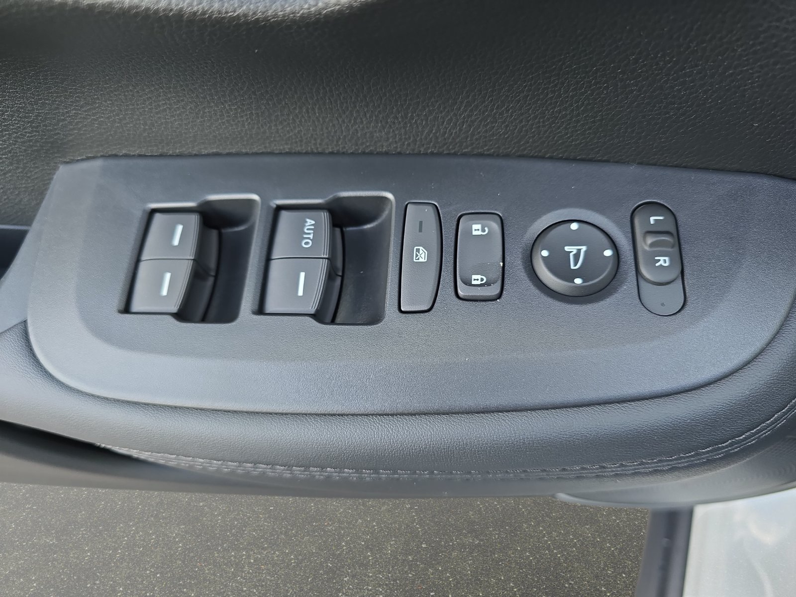 New 2027 Honda HR-V LX image 25