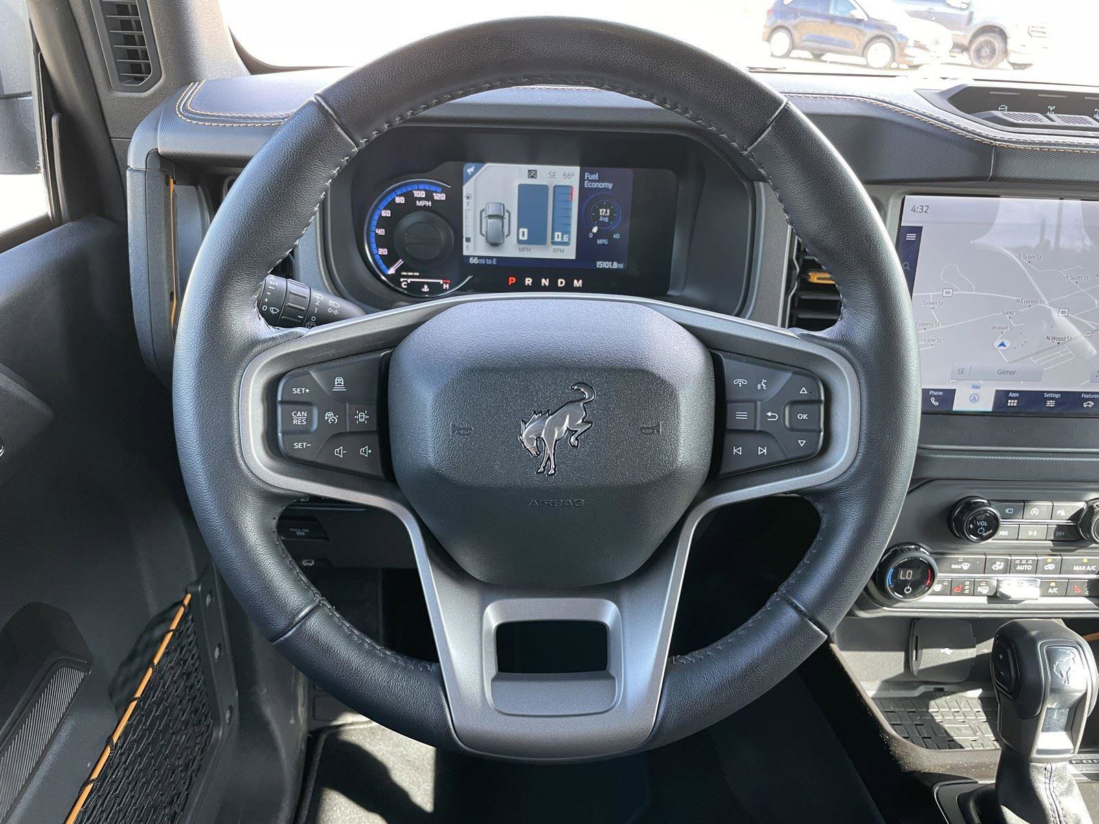 Used 2024 Ford Bronco Badlands image 14