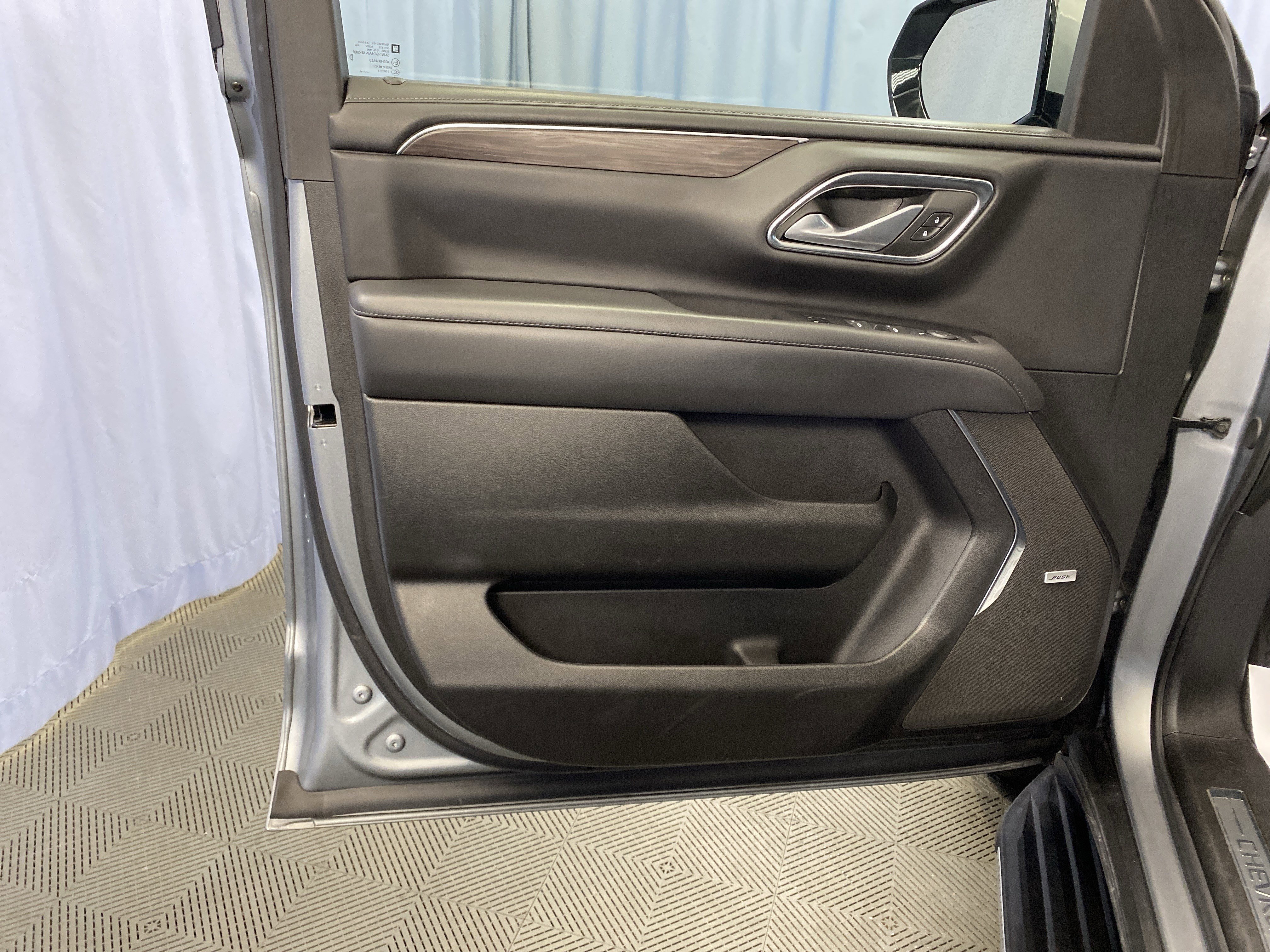 Used 2024 Chevrolet Tahoe LT image 11