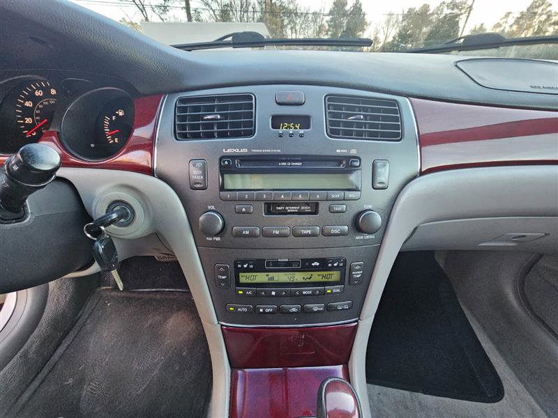 Used 2004 Lexus ES 330 image 14
