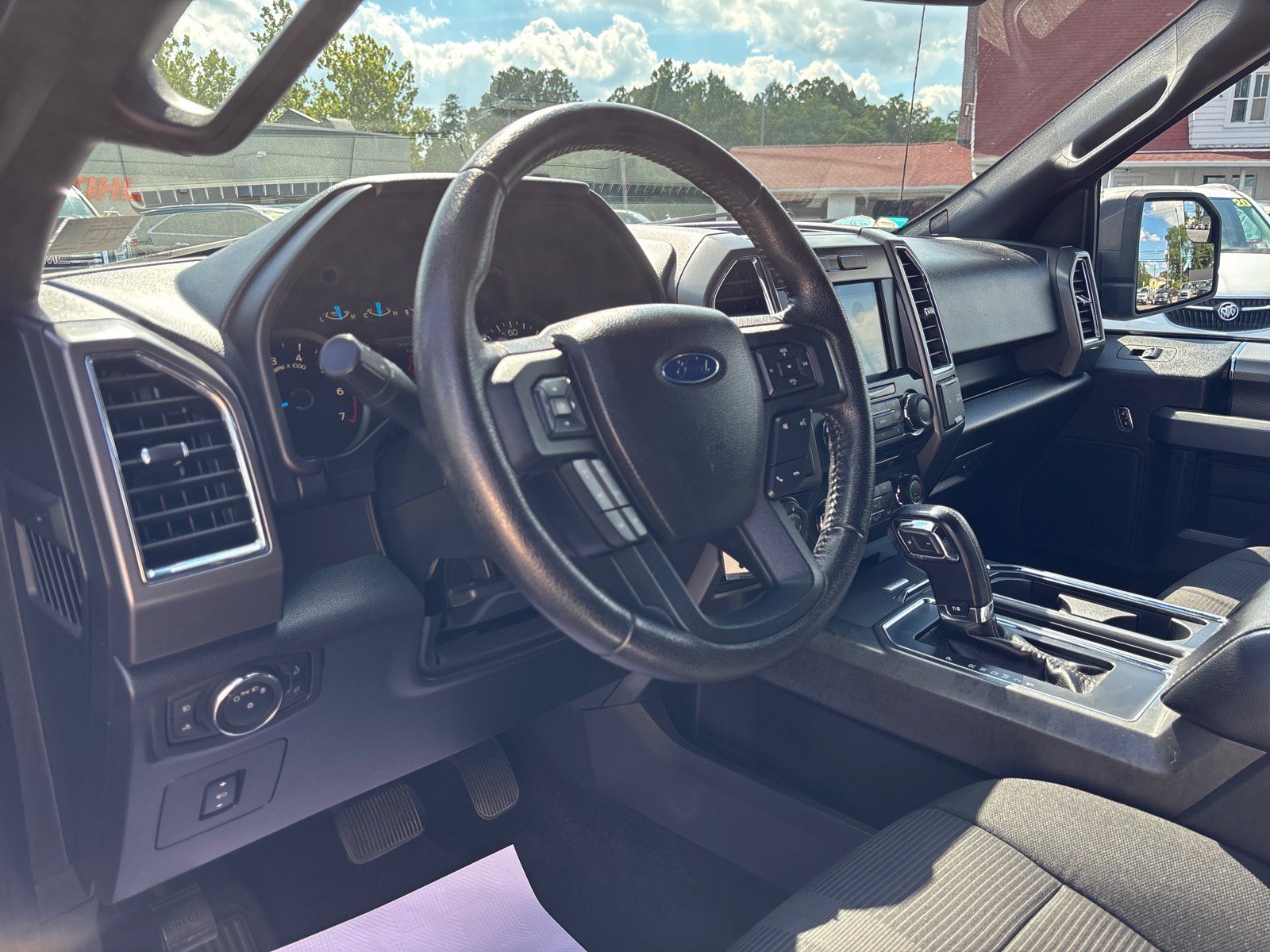 Used 2016 Ford F150 XLT w/ Equipment Group 302A Luxury AWD/4WD image 25