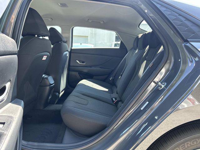 New 2026 Hyundai Elantra SE FWD image 5