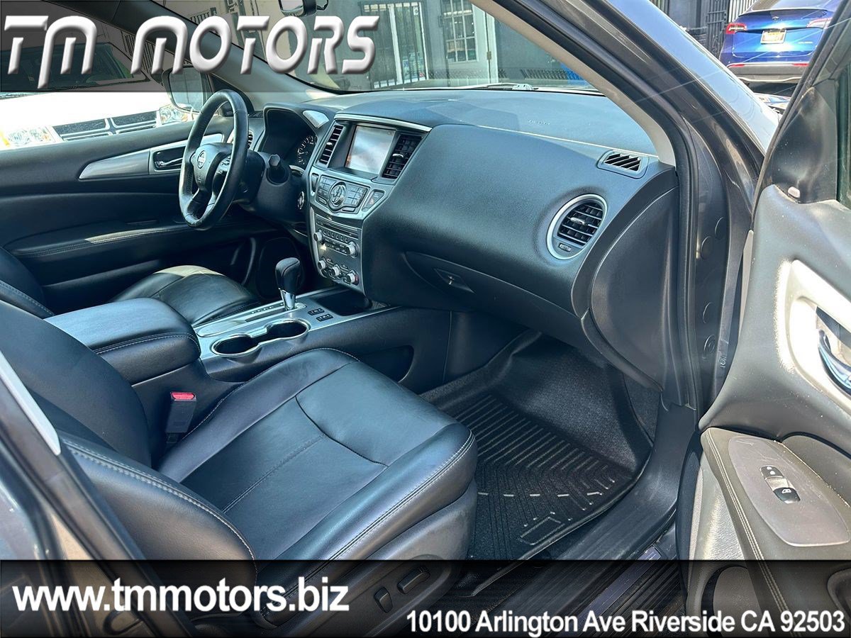 Used 2019 Nissan Pathfinder SL FWD image 11