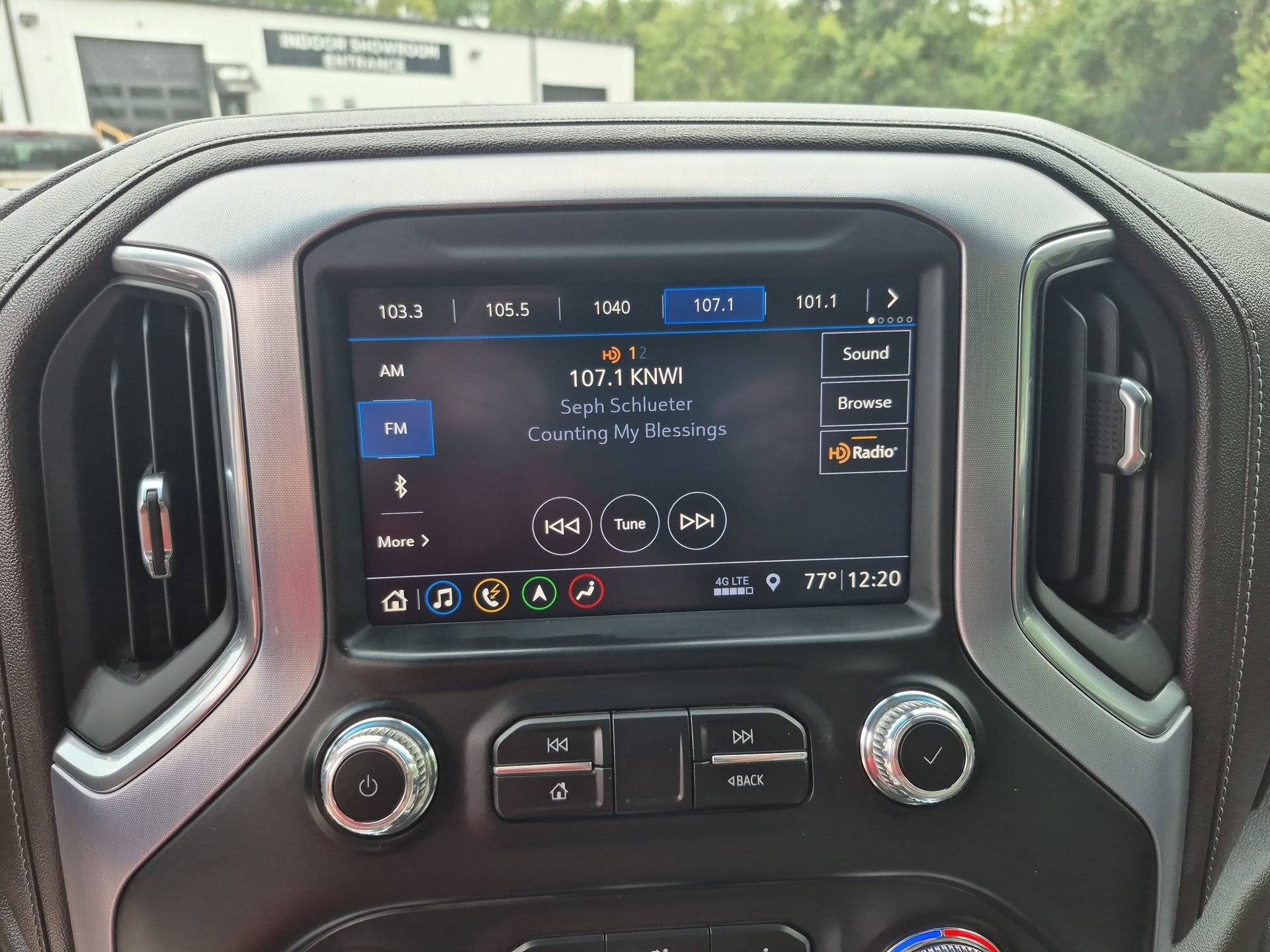 Used 2019 GMC Sierra 1500 SLT w/ SLT Premium Plus Package AWD/4WD image 14