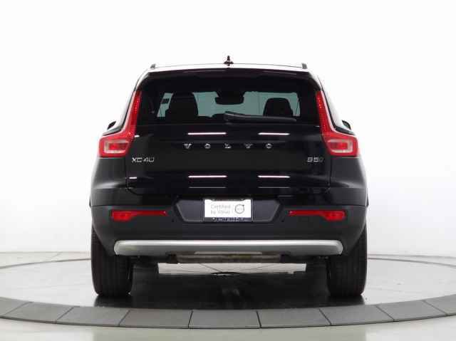 Certified 2025 Volvo XC40 B5 Core image 7