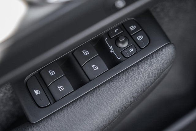 Used 2026 Volvo XC40 B5 Plus w/ Protection Package Premier image 34