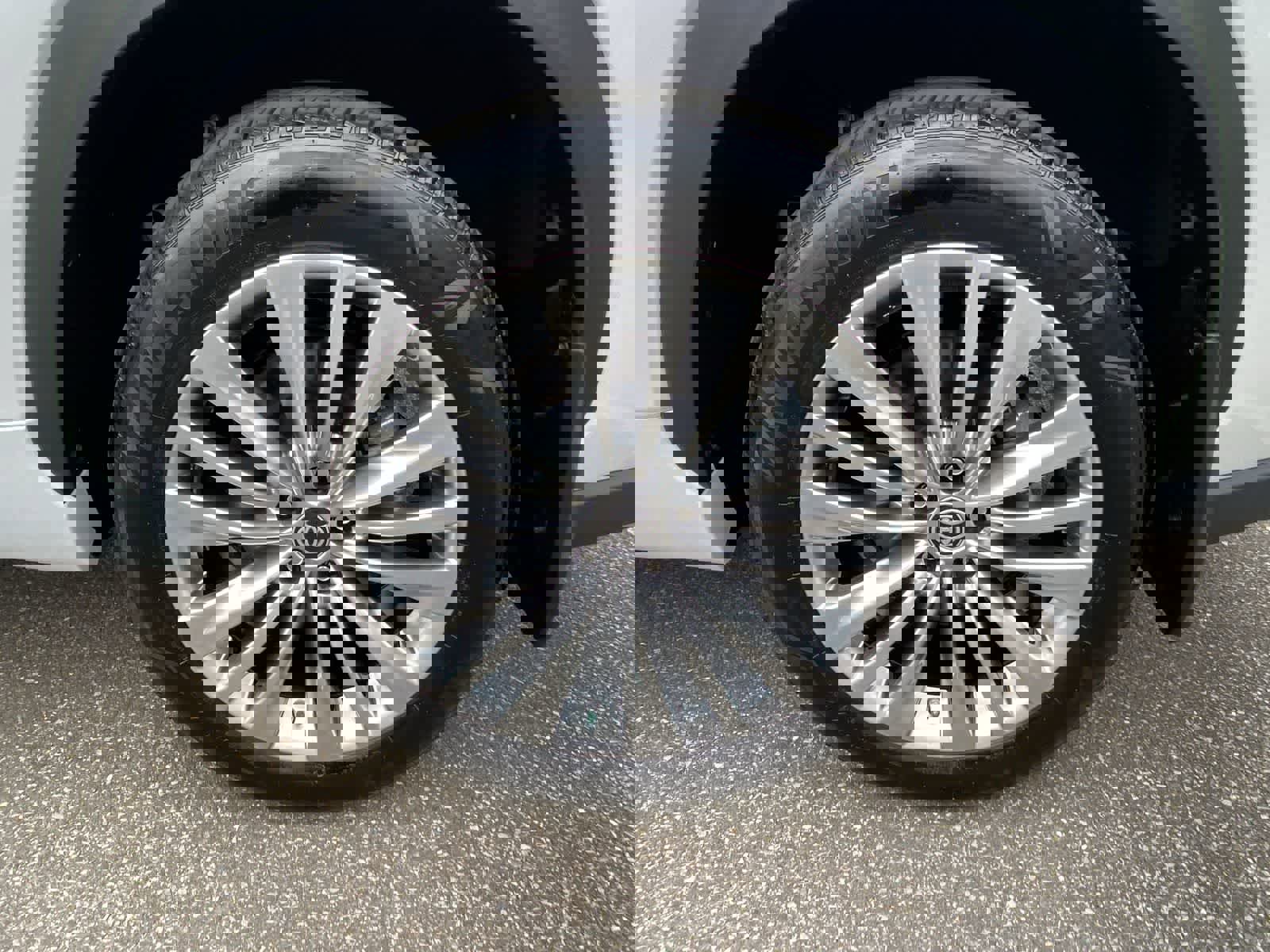 Certified 2025 Toyota Highlander Platinum image 12