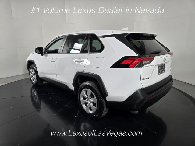Used 2023 Toyota RAV4 LE AWD/4WD image 4