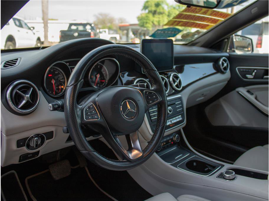 Used 2018 Mercedes-Benz CLA 250 image 9