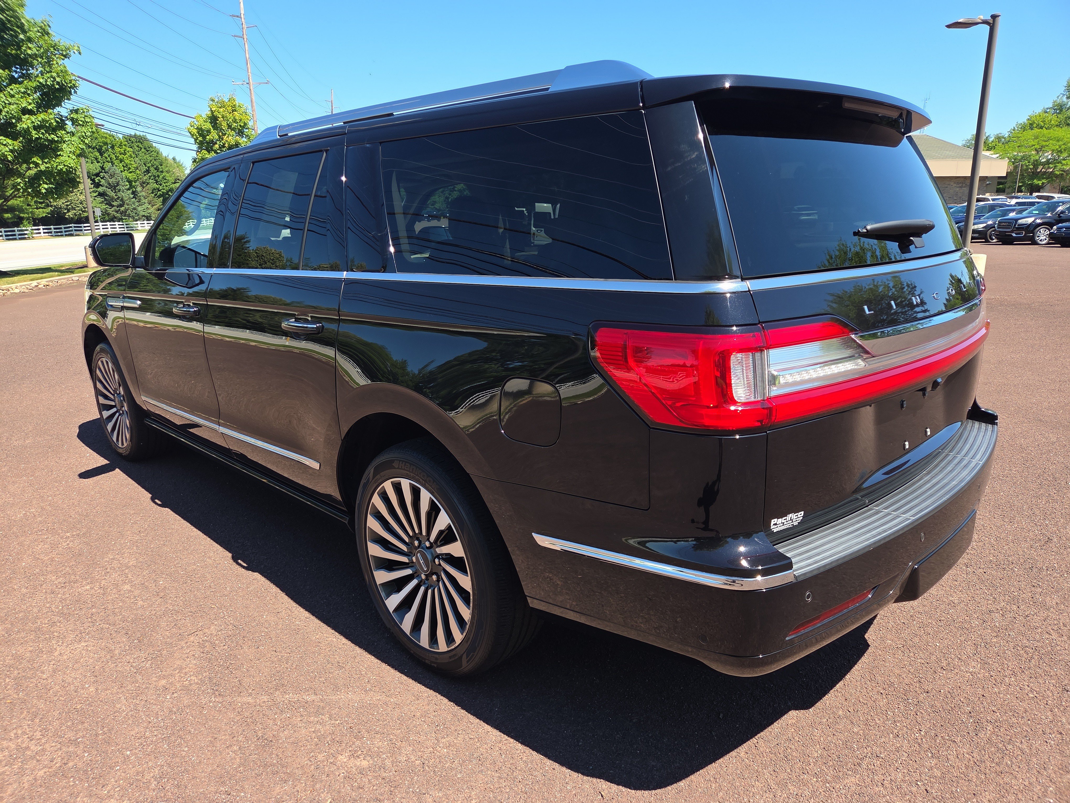 Used 2021 Lincoln Navigator L Reserve w/ Luxury Package AWD/4WD image 5