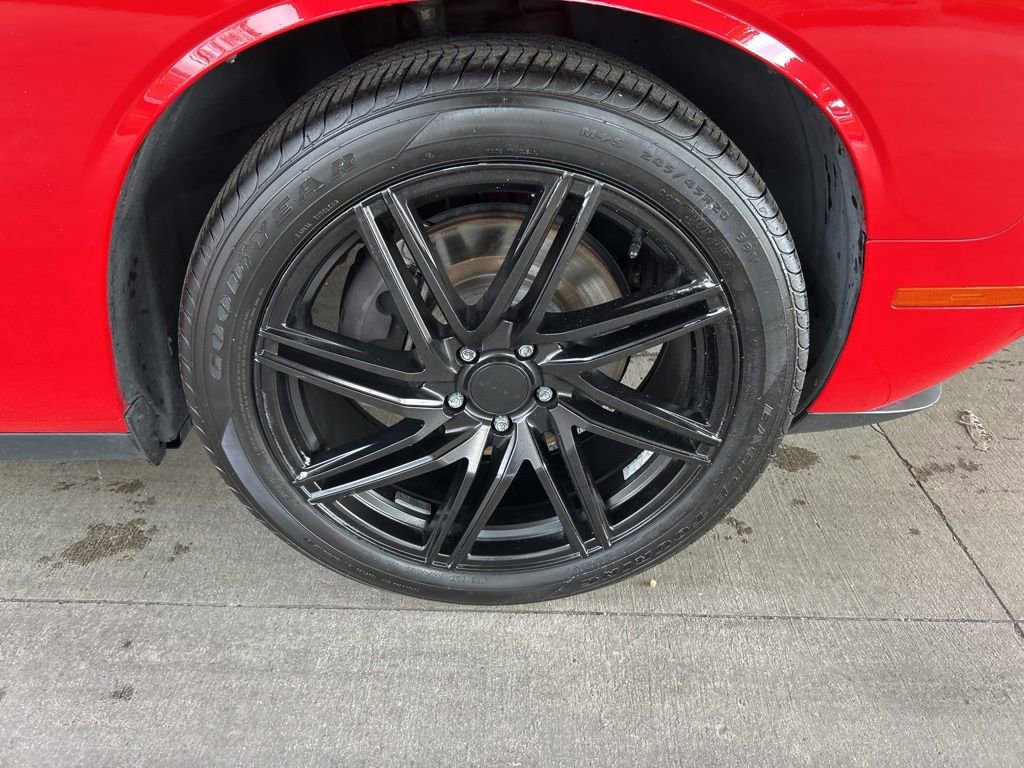 Used 2018 Dodge Challenger SXT Plus image 21