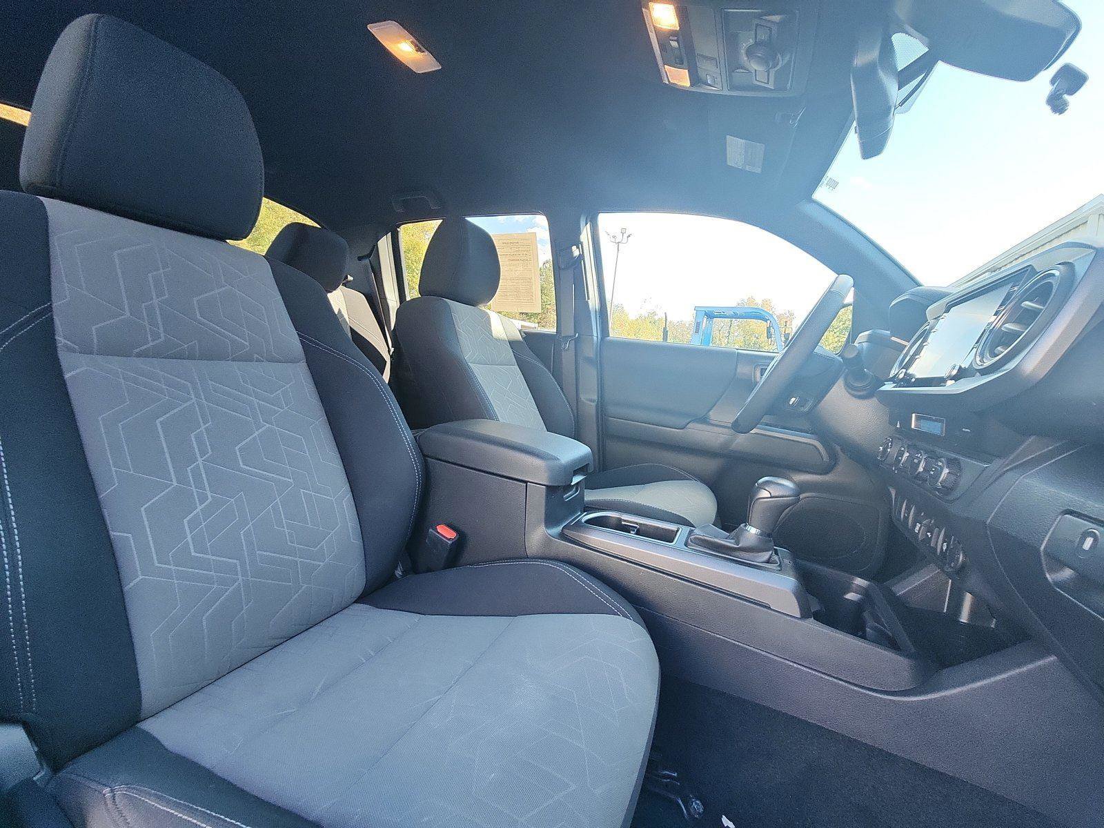 Used 2023 Toyota Tacoma TRD Off-Road image 23