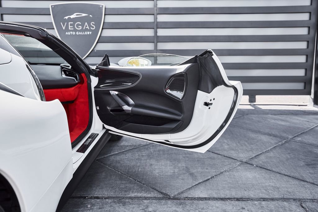 Used 2025 Ferrari SF90 Spider AWD/4WD image 29
