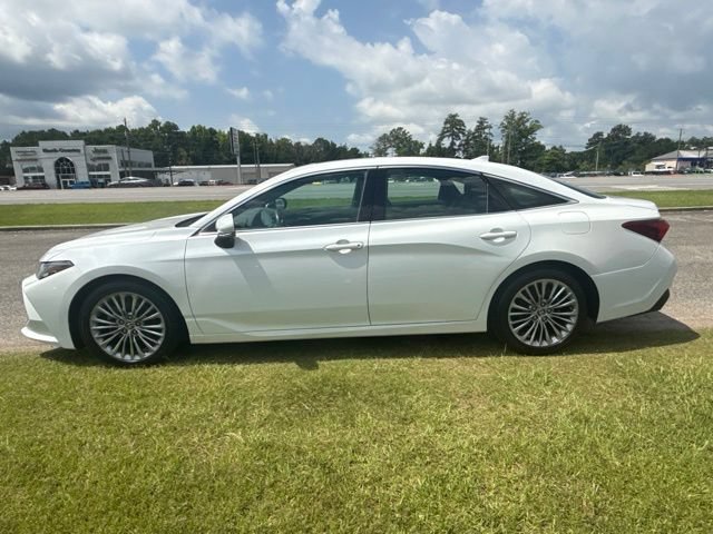Used 2019 Toyota Avalon Limited FWD image 5